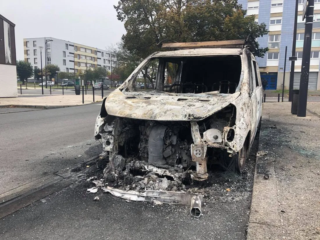 Une dizaine de véhicules incendiés à Alençon